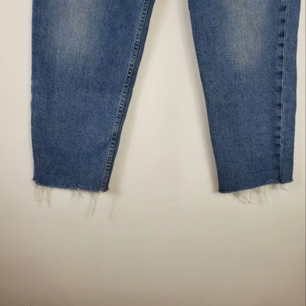 Lucky Brand Relaxed Taper Button Fly Jeans Womens Size 10 Cropped Ankle Raw Hem - Picture 3 of 3